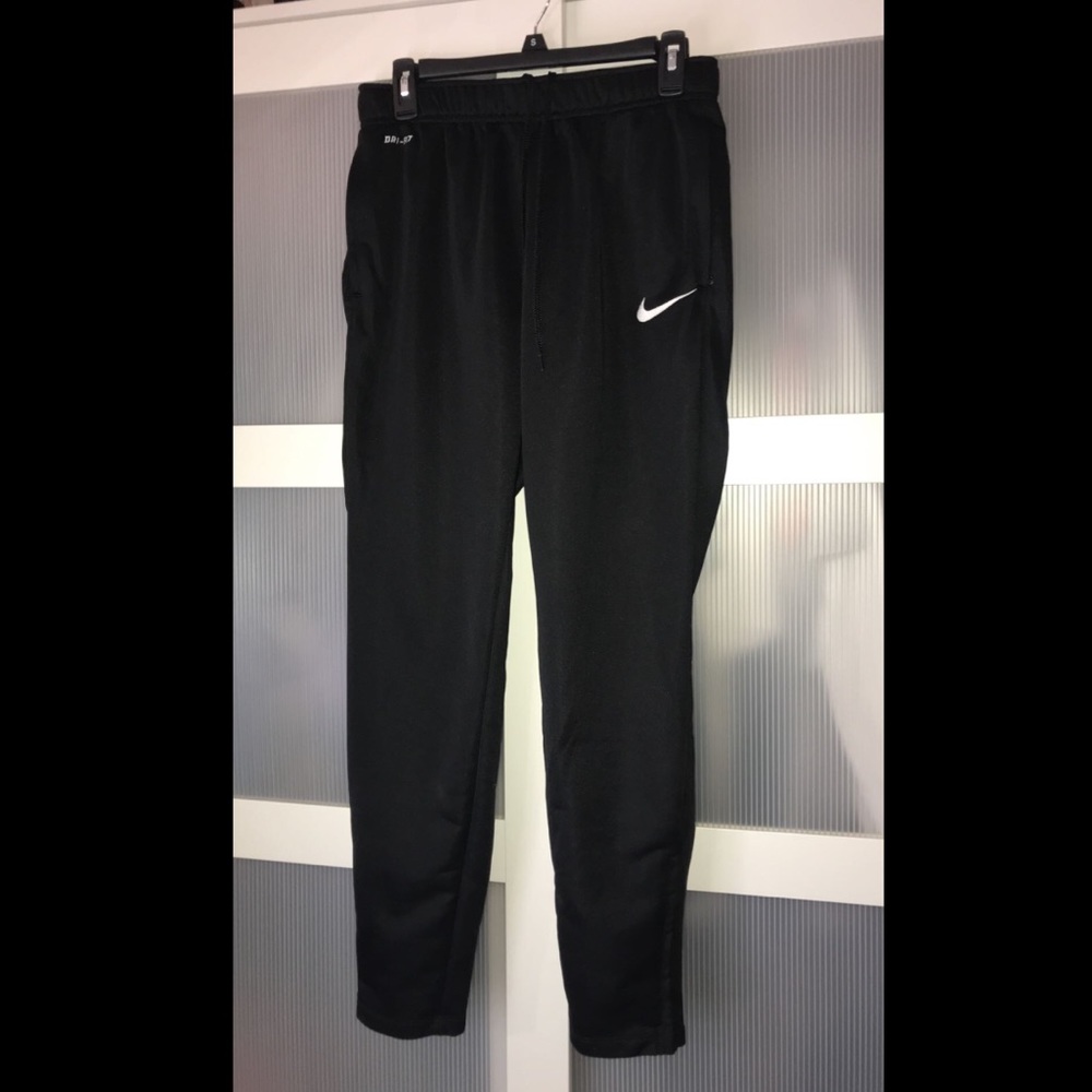 dri-fit black nike joggers